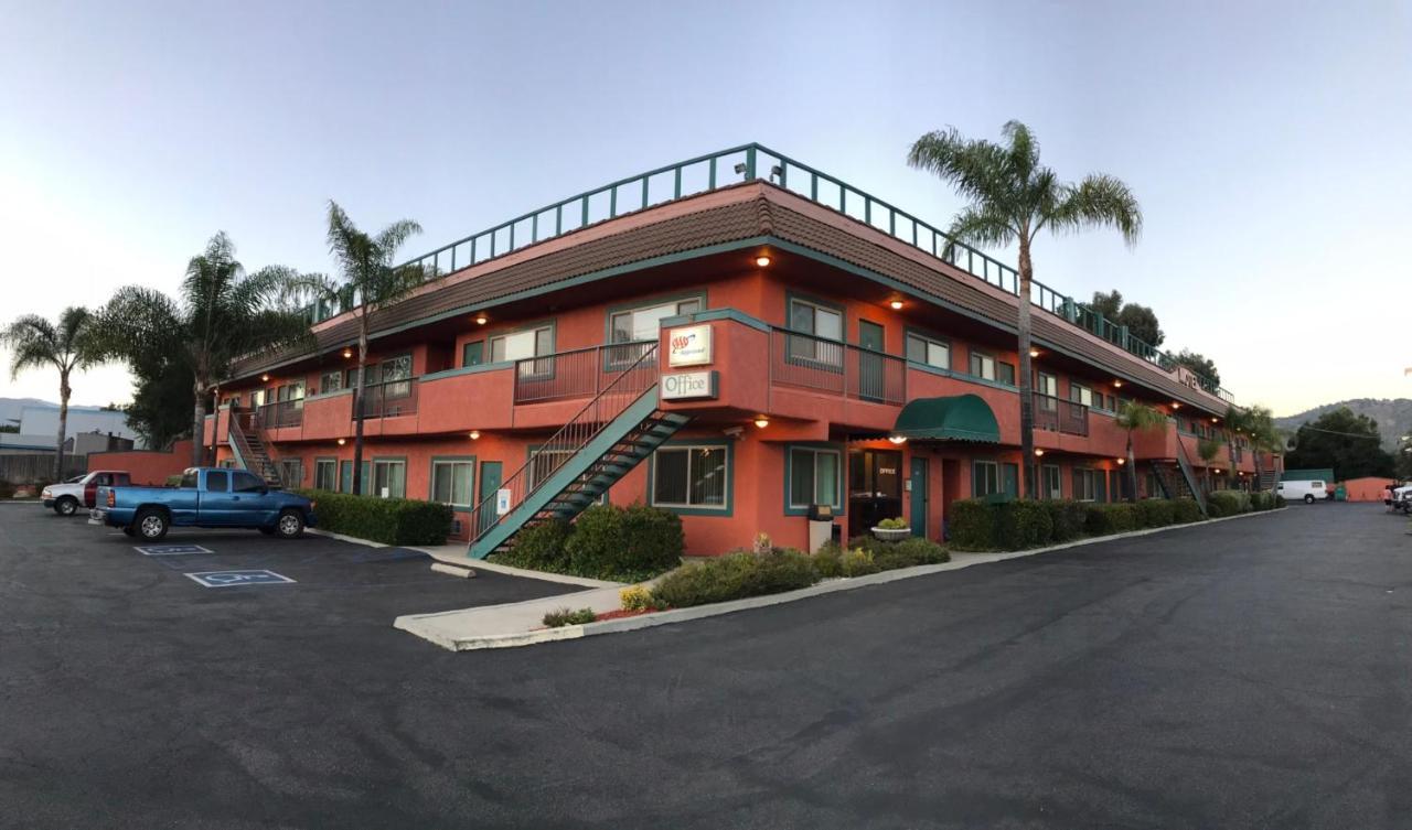 Oakridge Inn Oak View Екстериор снимка