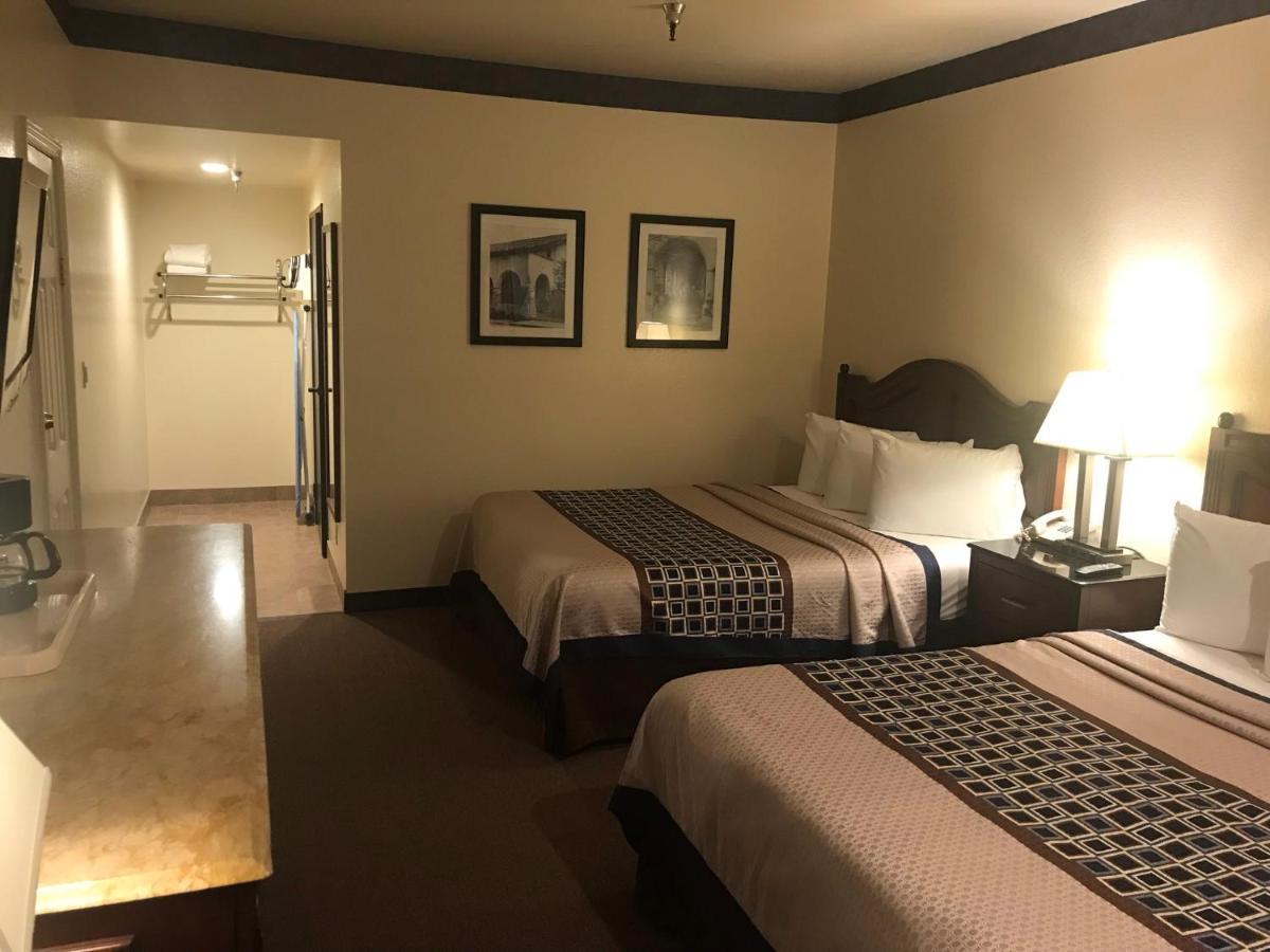 Oakridge Inn Oak View Екстериор снимка