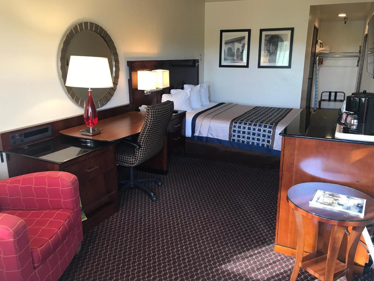 Oakridge Inn Oak View Екстериор снимка