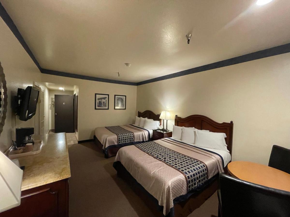 Oakridge Inn Oak View Екстериор снимка