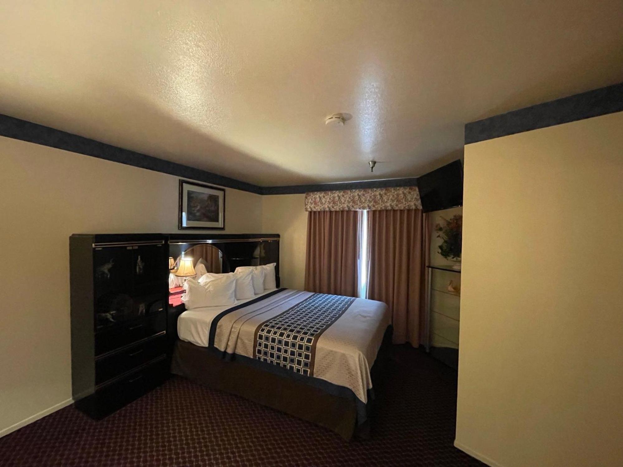 Oakridge Inn Oak View Екстериор снимка