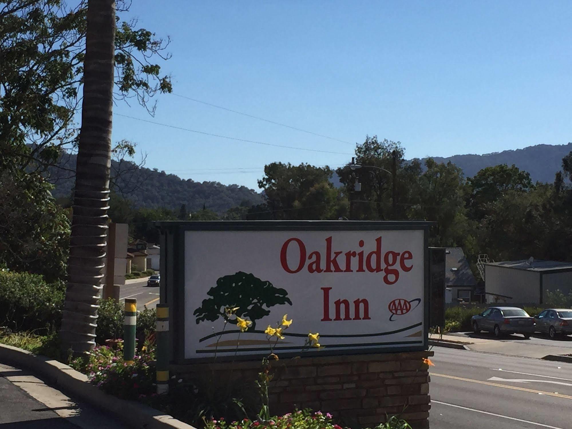 Oakridge Inn Oak View Екстериор снимка