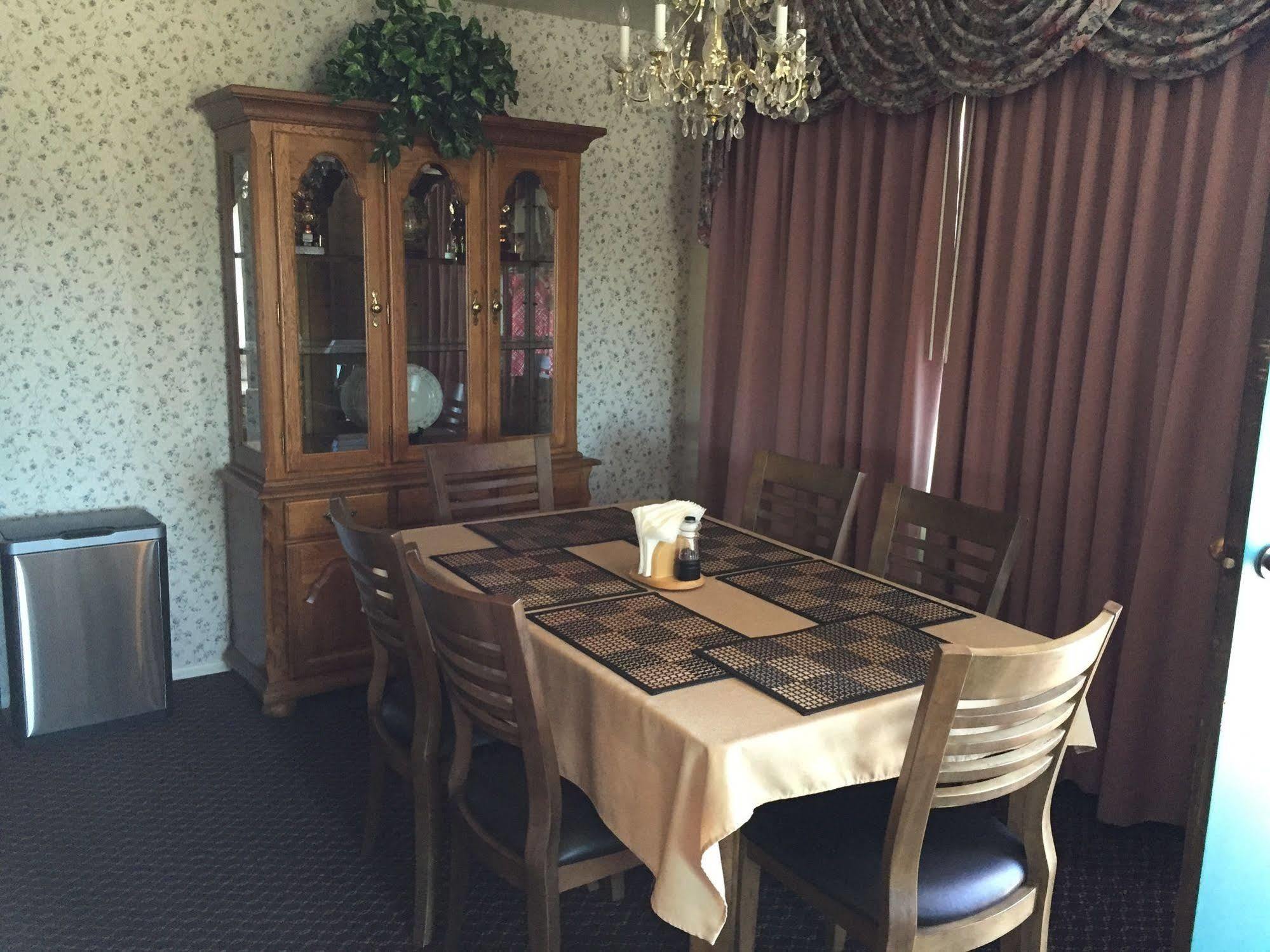 Oakridge Inn Oak View Екстериор снимка