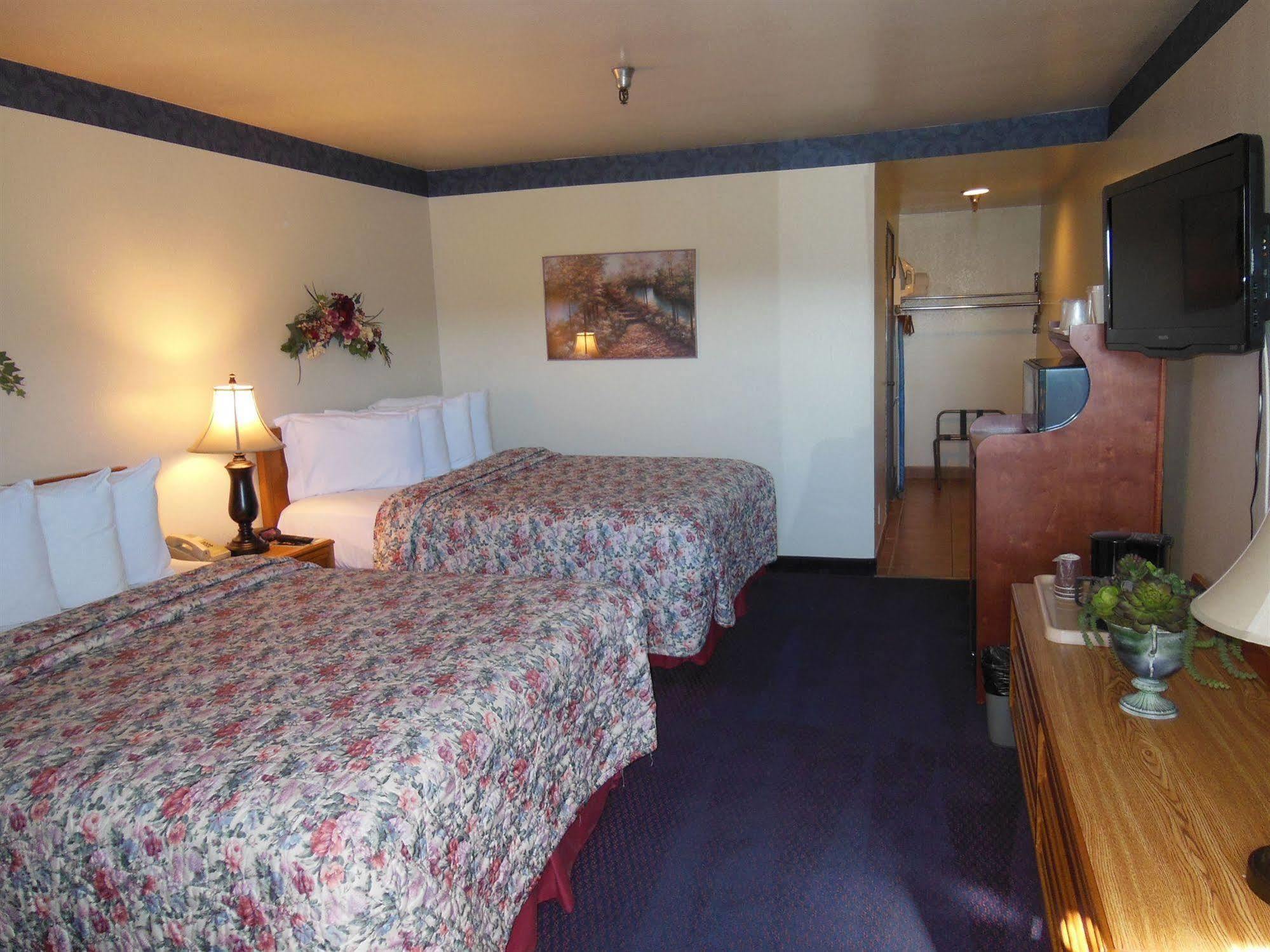 Oakridge Inn Oak View Екстериор снимка