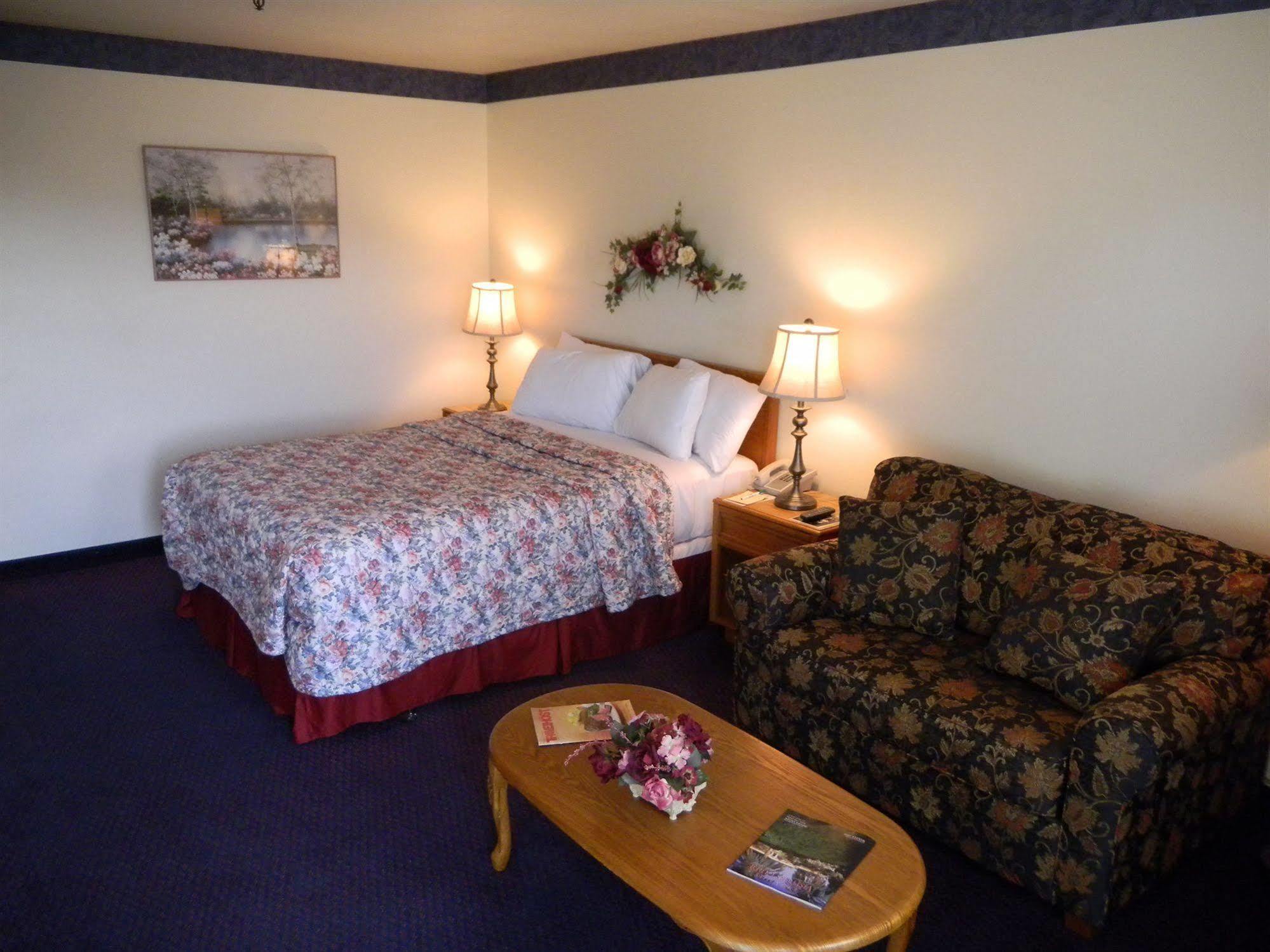Oakridge Inn Oak View Екстериор снимка