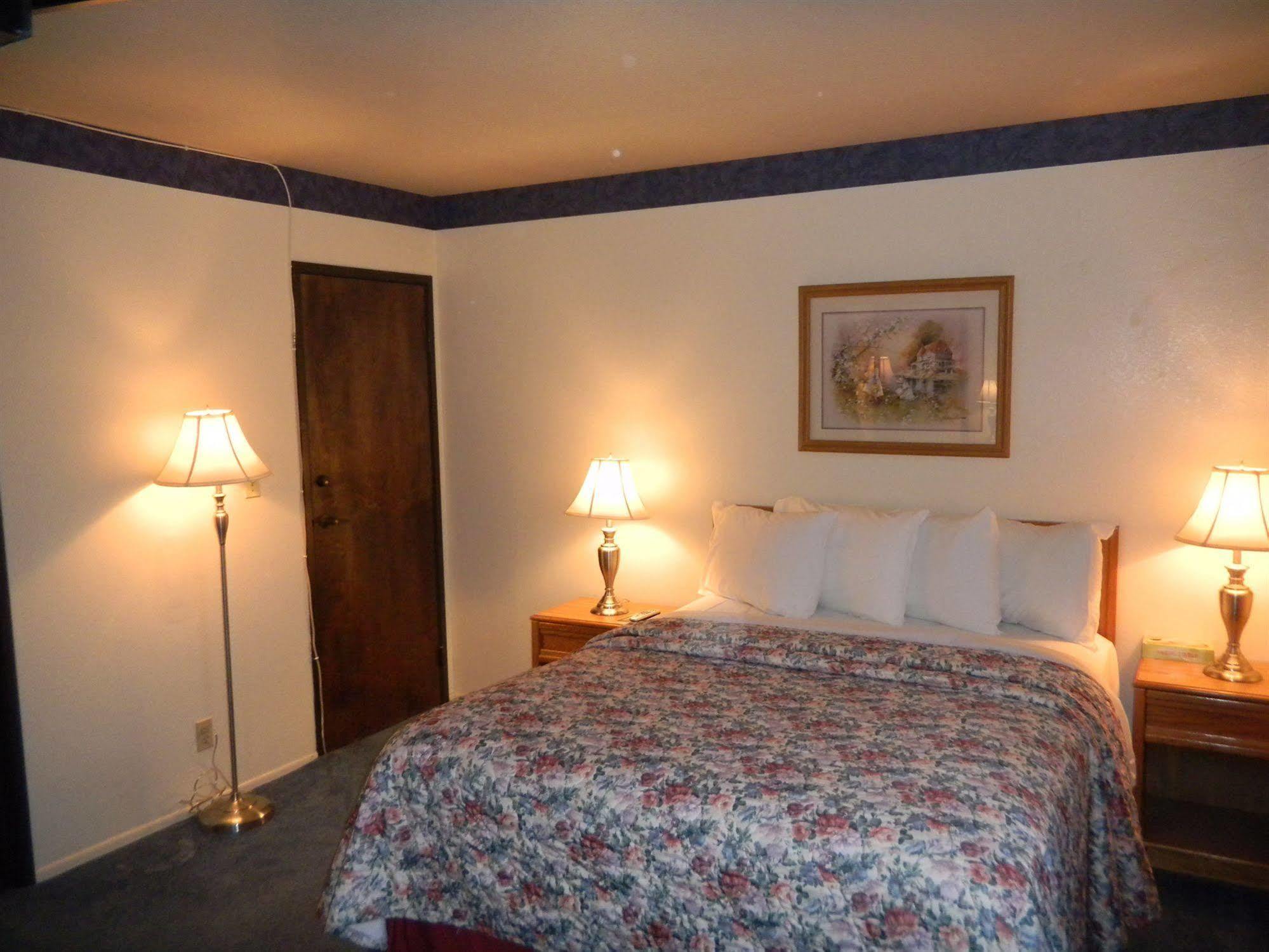 Oakridge Inn Oak View Екстериор снимка