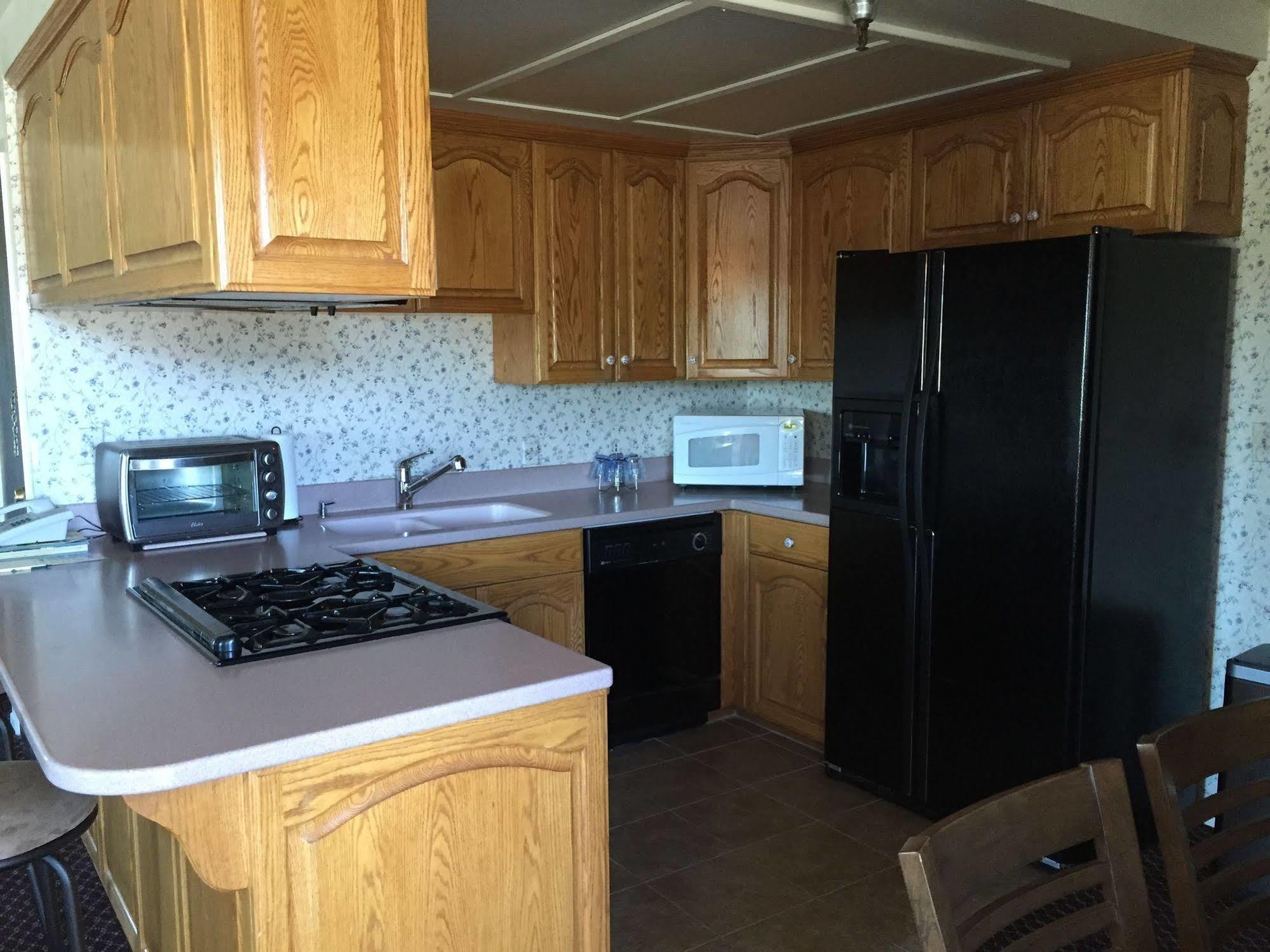 Oakridge Inn Oak View Екстериор снимка